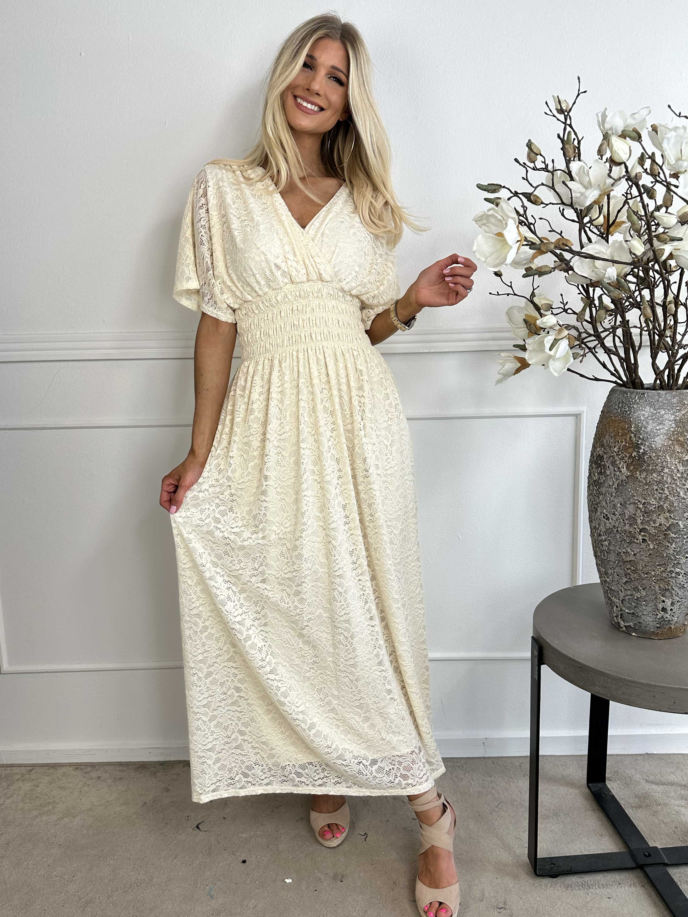 Pams Lace - Lang kjole i blonde med smock under brystet
